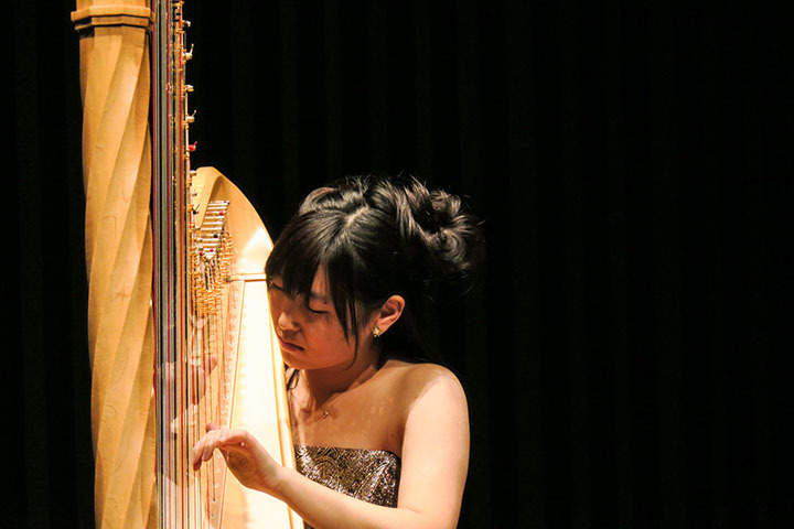 Arima Ritsuko Harp Player In Arima Ritsuko Harp Recital Tokyo Performance Musical Show Classic Music Event Find Out Deeper Experience With Your Interests Deep Dive Japan