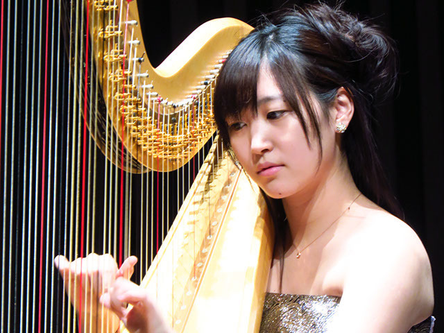 Arima Ritsuko Harp Player In Arima Ritsuko Harp Recital Tokyo Performance Musical Show Classic Music Event Find Out Deeper Experience With Your Interests Deep Dive Japan